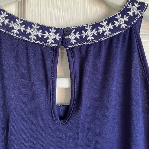 Cable & Gauge Embroidered Halter Top Navy White Keyhole Back Soft Sz M Stretchy - Picture 5 of 9